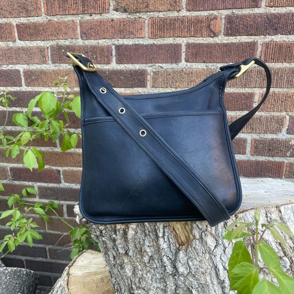 Coach Handbags - Coach 9966 Vintage JANICE LEGACY Black Glove Leather Crossbody Shoulder Bag USA